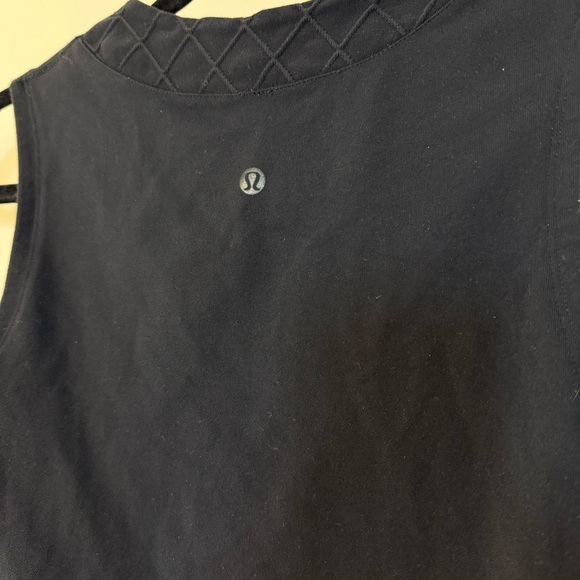 Lululemon Women’s Black Sleeveless V-Neck Athletic Tank – Fits Like Medium - Picture 3 of 4